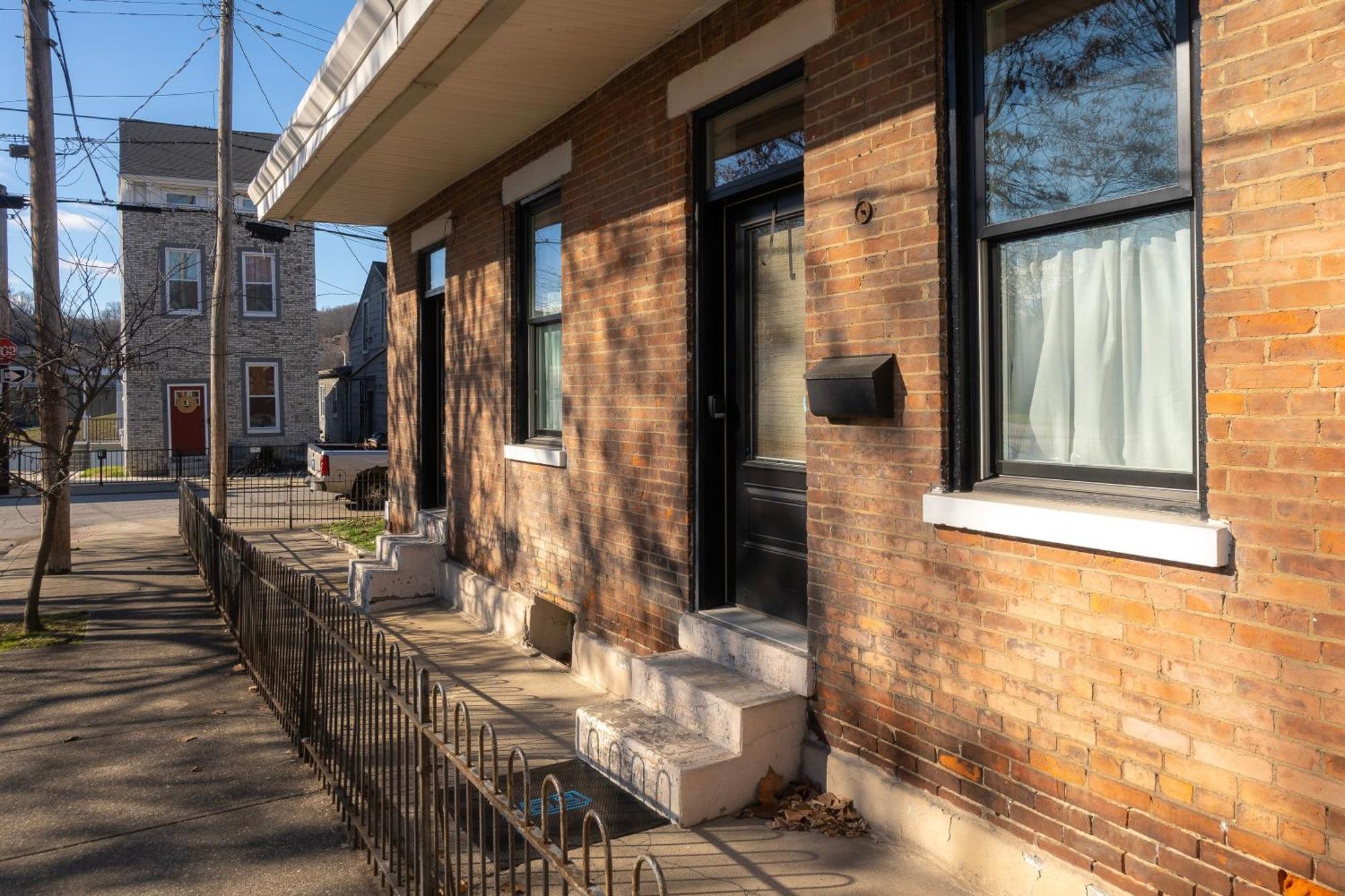 The Corner Brick House Covington Exterior foto