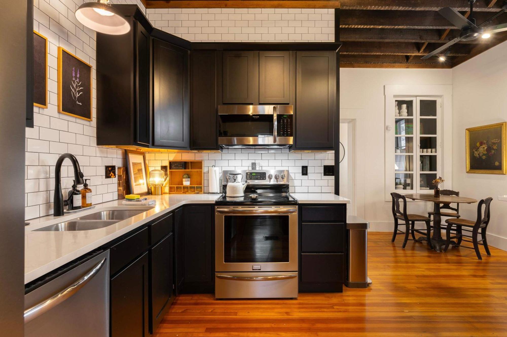 The Corner Brick House Covington Exterior foto